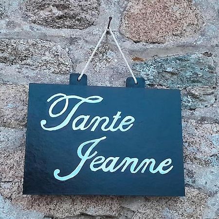 Gite Tante Jeanne Réville Kültér fotó